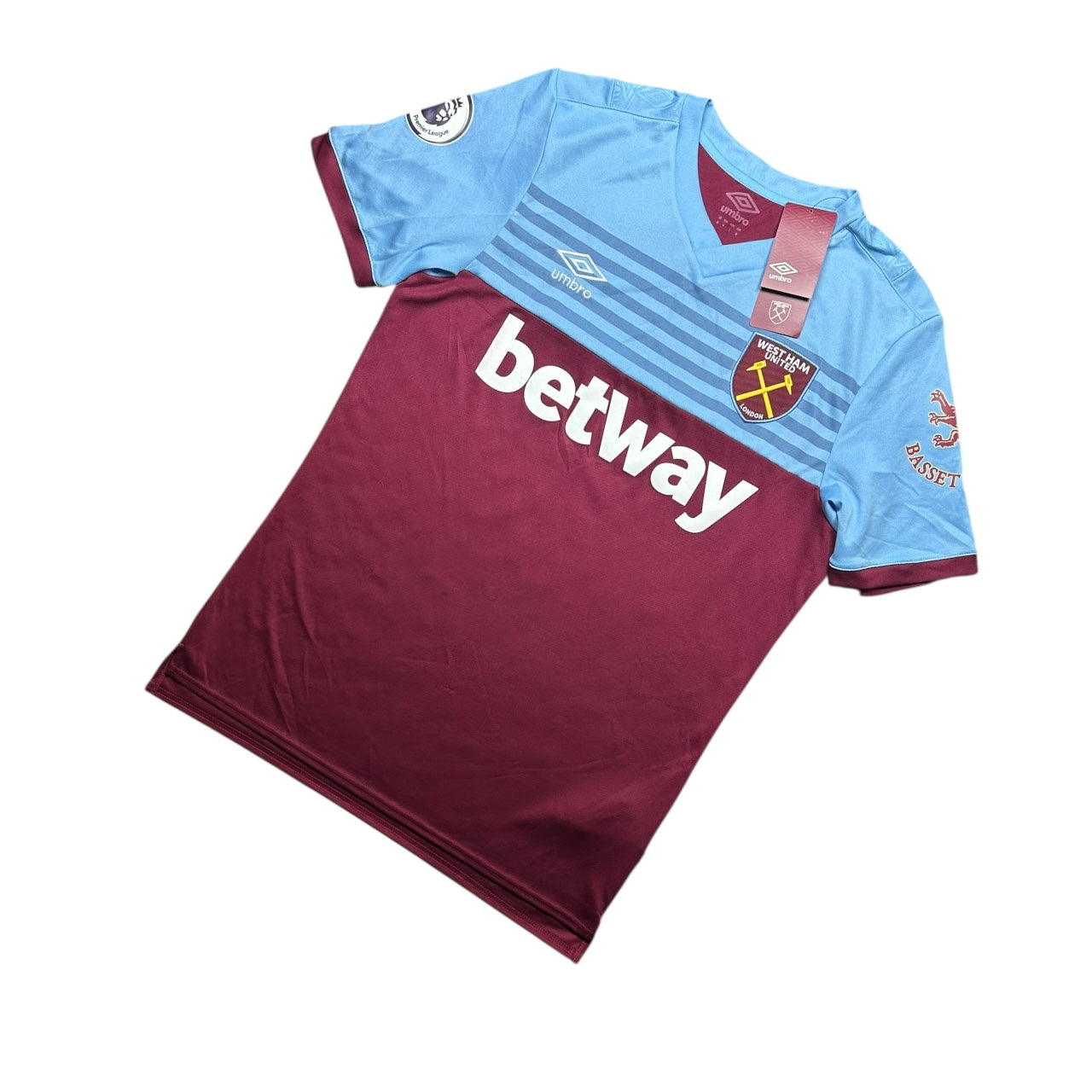 West Ham Football Shirt Home 2019/2020 Wilshere 19 BNWT Signed (M)