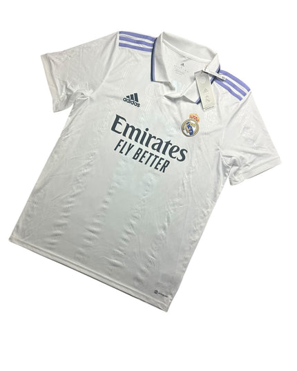 Real Madrid Football Shirt 2022/2023 Home Benzema 9 BNWT (L)