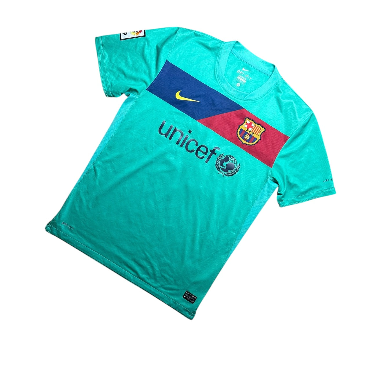 Barcelona Football Shirt 2010/2011 Away Xavi 6 (M)