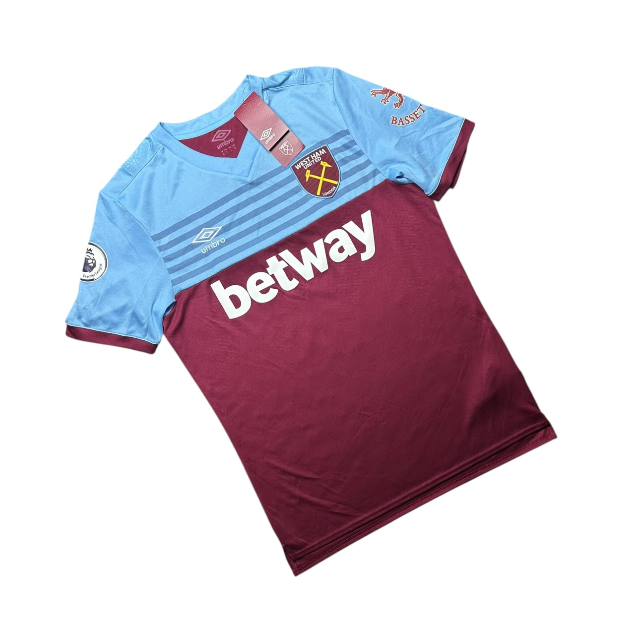 West Ham Football Shirt Home 2019/2020 Wilshere 19 BNWT Signed (M)