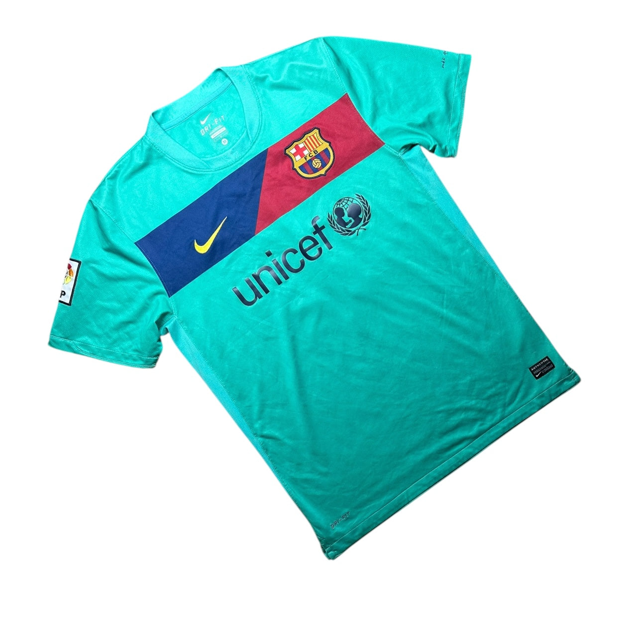Barcelona Football Shirt 2010/2011 Away Xavi 6 (M)