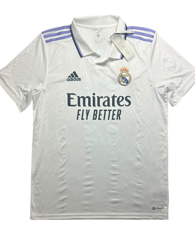 Real Madrid Football Shirt 2022/2023 Home Benzema 9 BNWT (L)