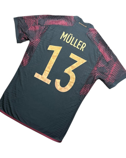 Germany Football Shirt Away 2022/2023 Muller 13 Heat RDY (M)