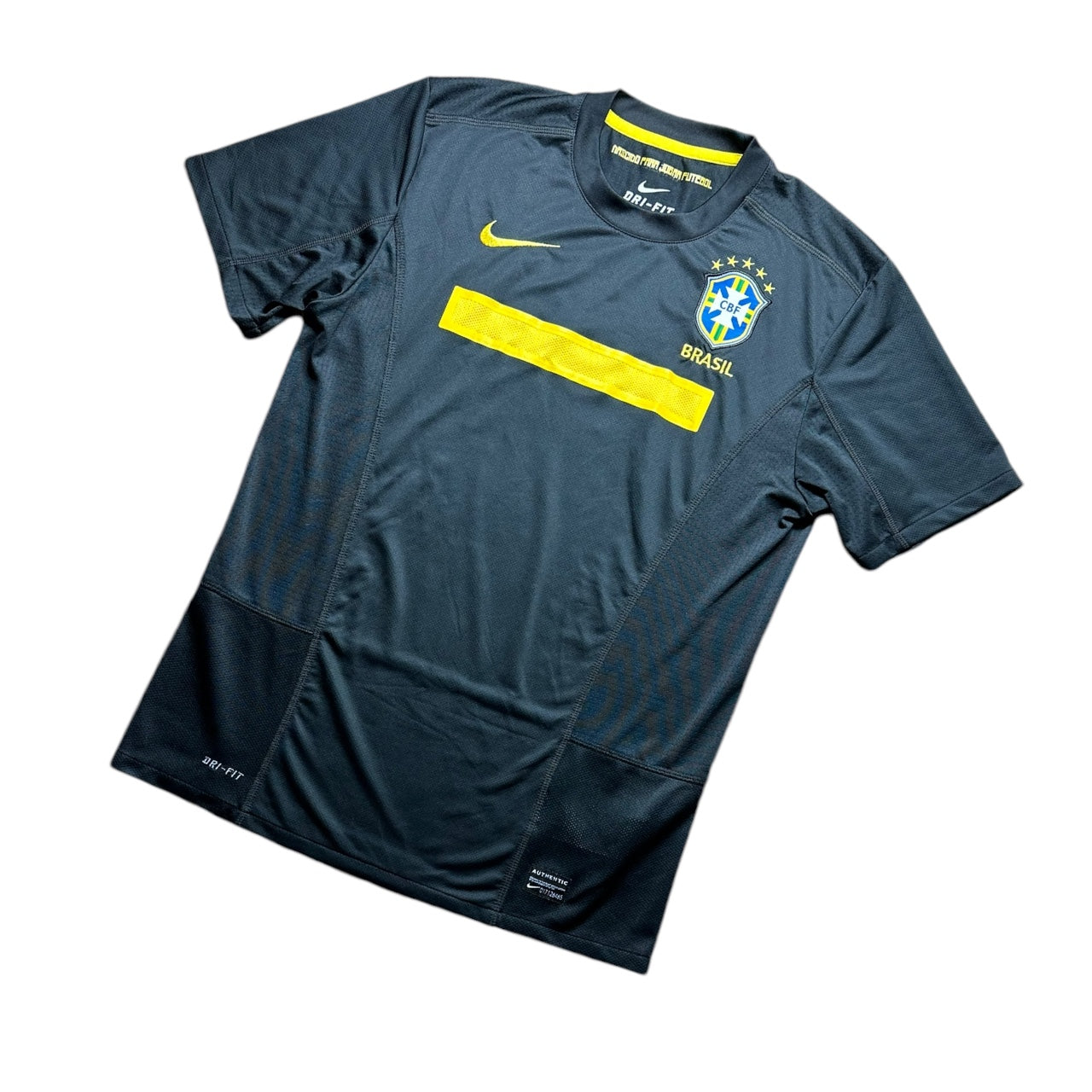 Brazil Football Shirt 2011/2012 Goalkeeping (M)