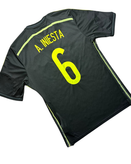 Spain Football Shirt 2013/2015 Away Iniesta 6 (L)