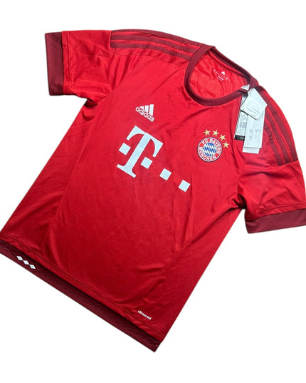 Bayern Munich Football Shirt Home 2015/2016 Ribery 7 BNWT (M)