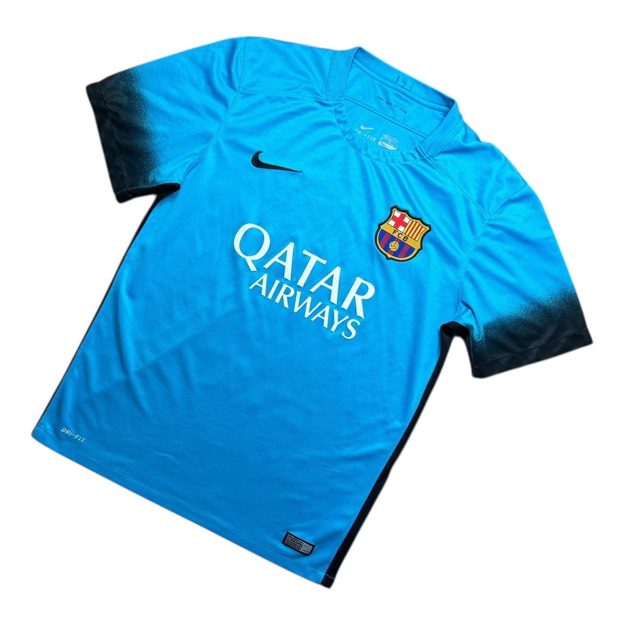 Barcelona Football Shirt 2015/2016 Third (M)