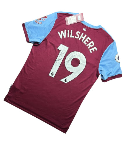 West Ham Football Shirt Home 2019/2020 Wilshere 19 BNWT Signed (M)