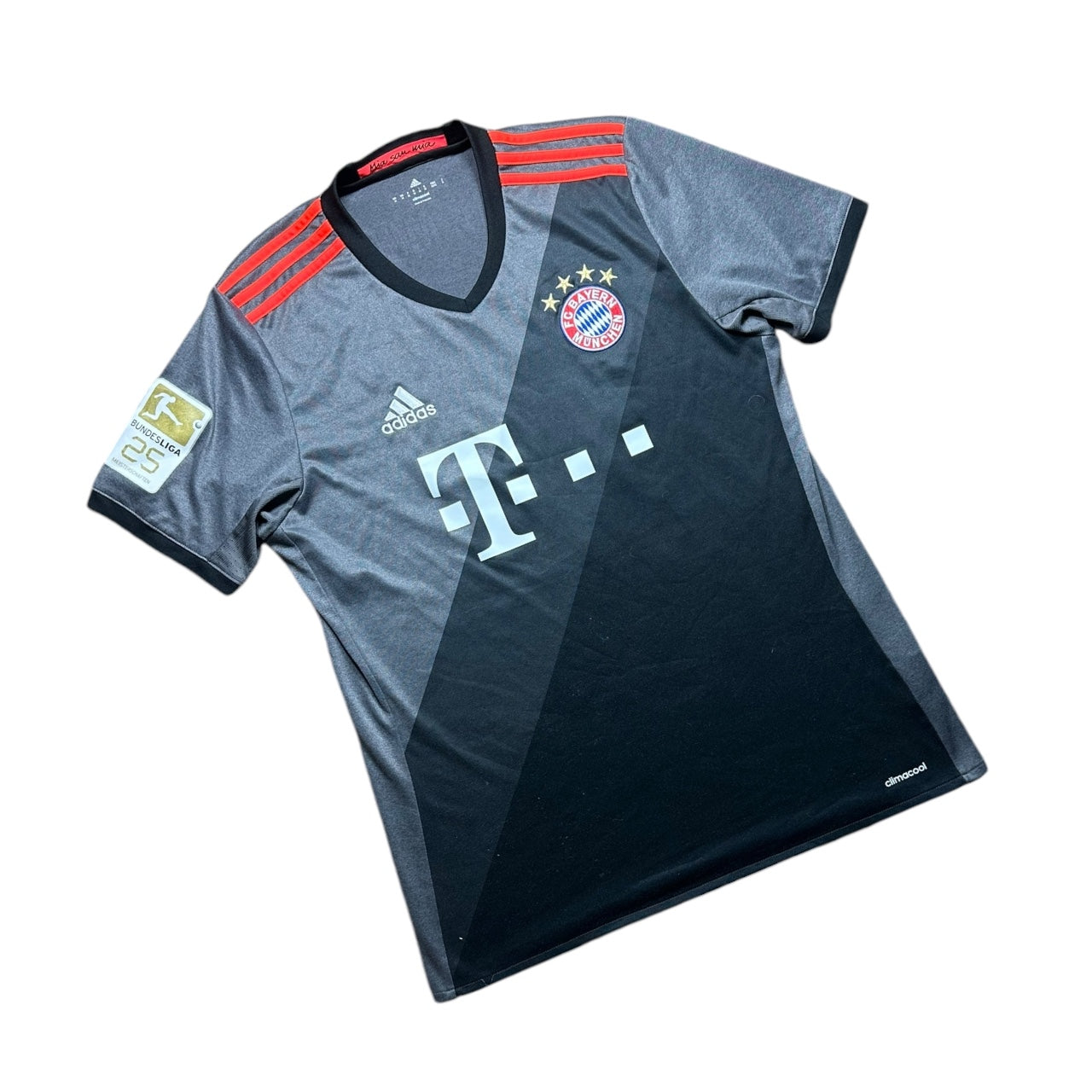 Bayern Munich Football Shirt 2016/2017 Away Alaba 27 (M)