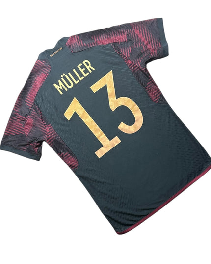 Germany Football Shirt Away 2022/2023 Muller 13 Heat RDY (M)