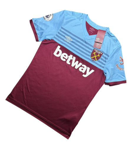 West Ham Football Shirt Home 2019/2020 Wilshere 19 BNWT Signed (M)