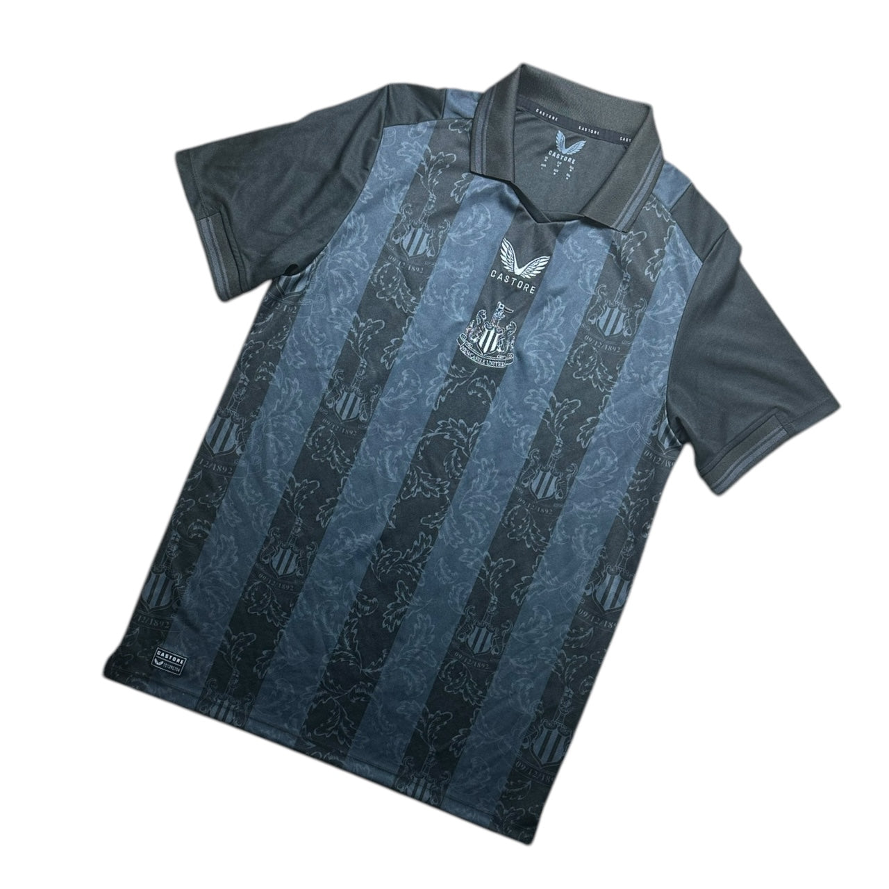 Newcastle Football Shirt 2022/2023 Anniversary Shirt (M)