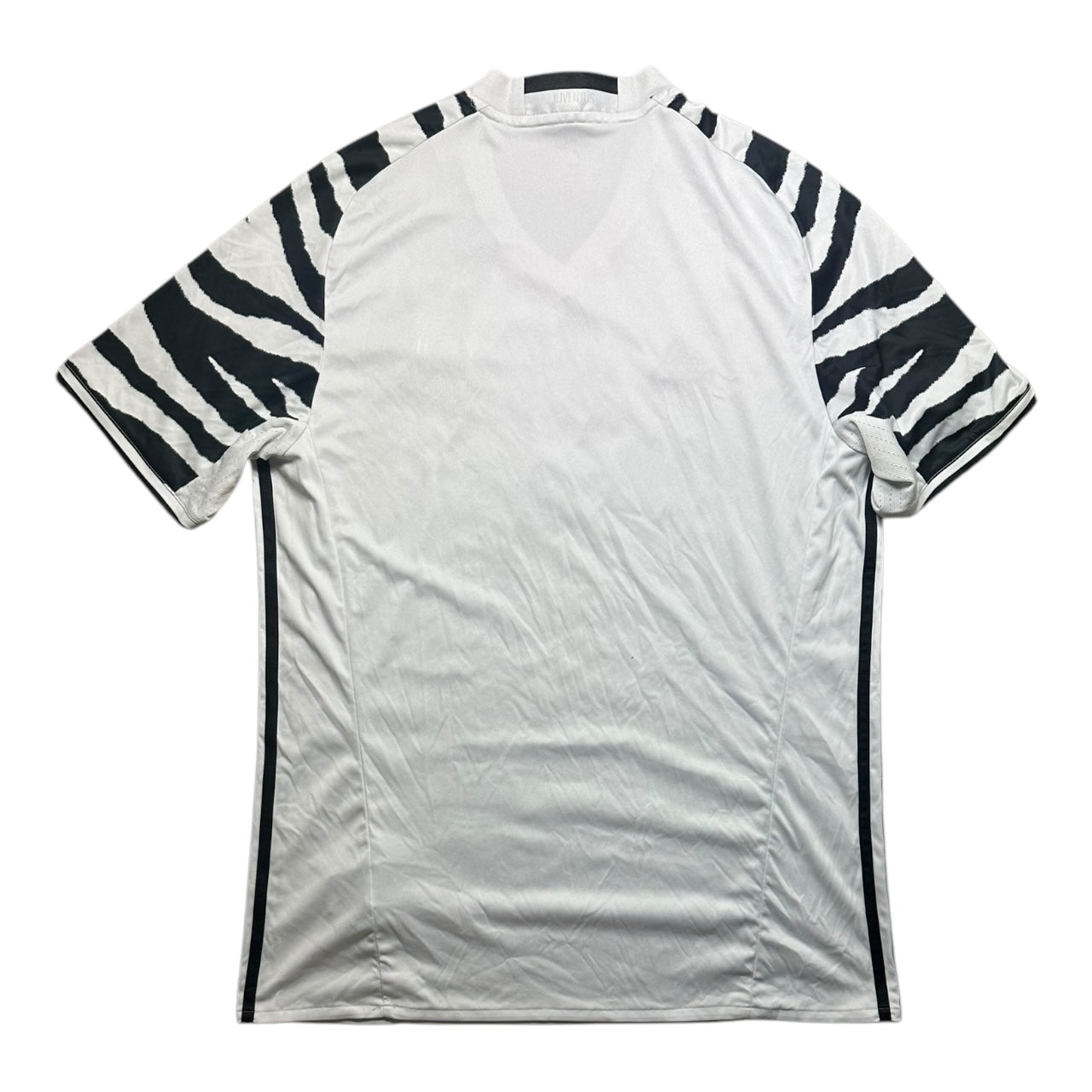 Juventus Football Shirt 2016/2017 Third (L)