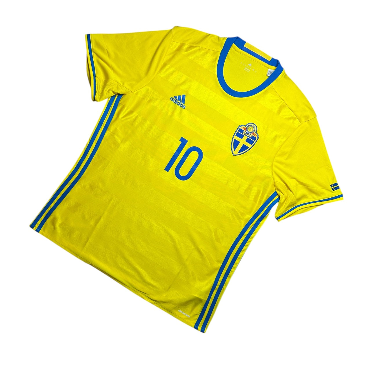 Sweden Football Shirt 2016/2017 Home Ibrahimovic 10 (XL)