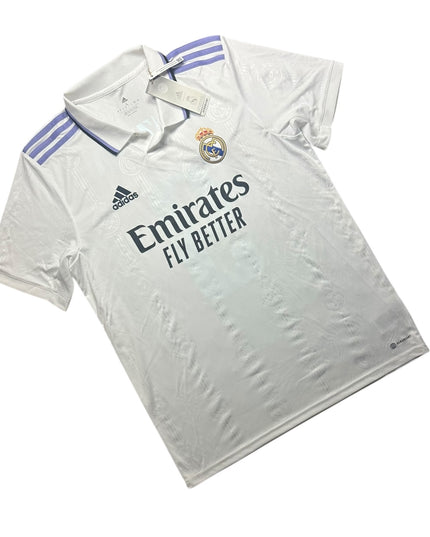 Real Madrid Football Shirt 2022/2023 Home Benzema 9 BNWT (L)