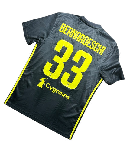 Juventus Football Shirt Third 2018/2019 Bernardeschi 33 (M)