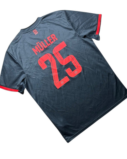 Bayern Munich Football Shirt Third 2022/2023 Muller 25 (L)