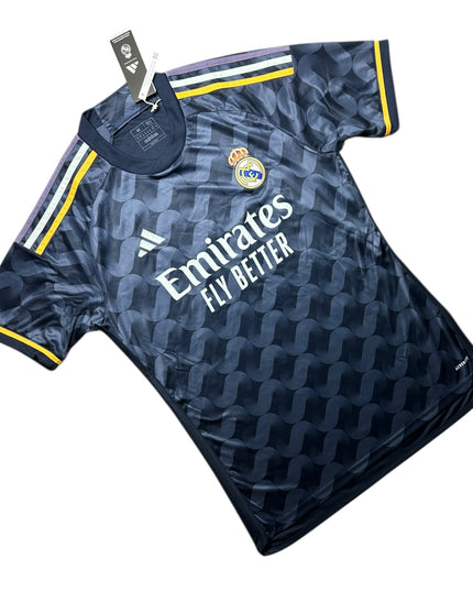 Real Madrid Football Shirt 2023/2024 Away BNWT (M)