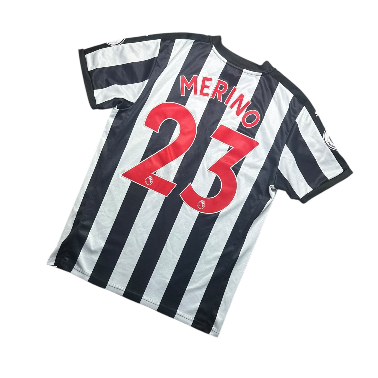 Newcastle Football Shirt 2017/2018 Home Merino 23 (M)