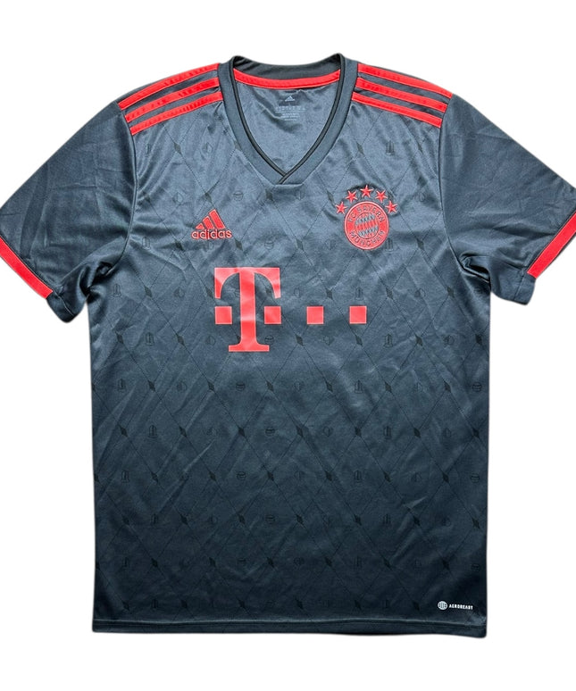 Bayern Munich Football Shirt Third 2022/2023 Muller 25 (L)