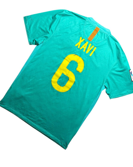 Barcelona Football Shirt 2010/2011 Away Xavi 6 (M)