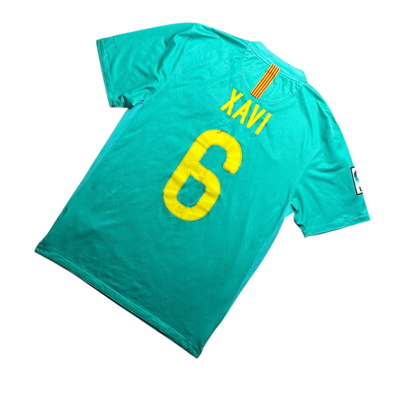 Barcelona Football Shirt 2010/2011 Away Xavi 6 (M)