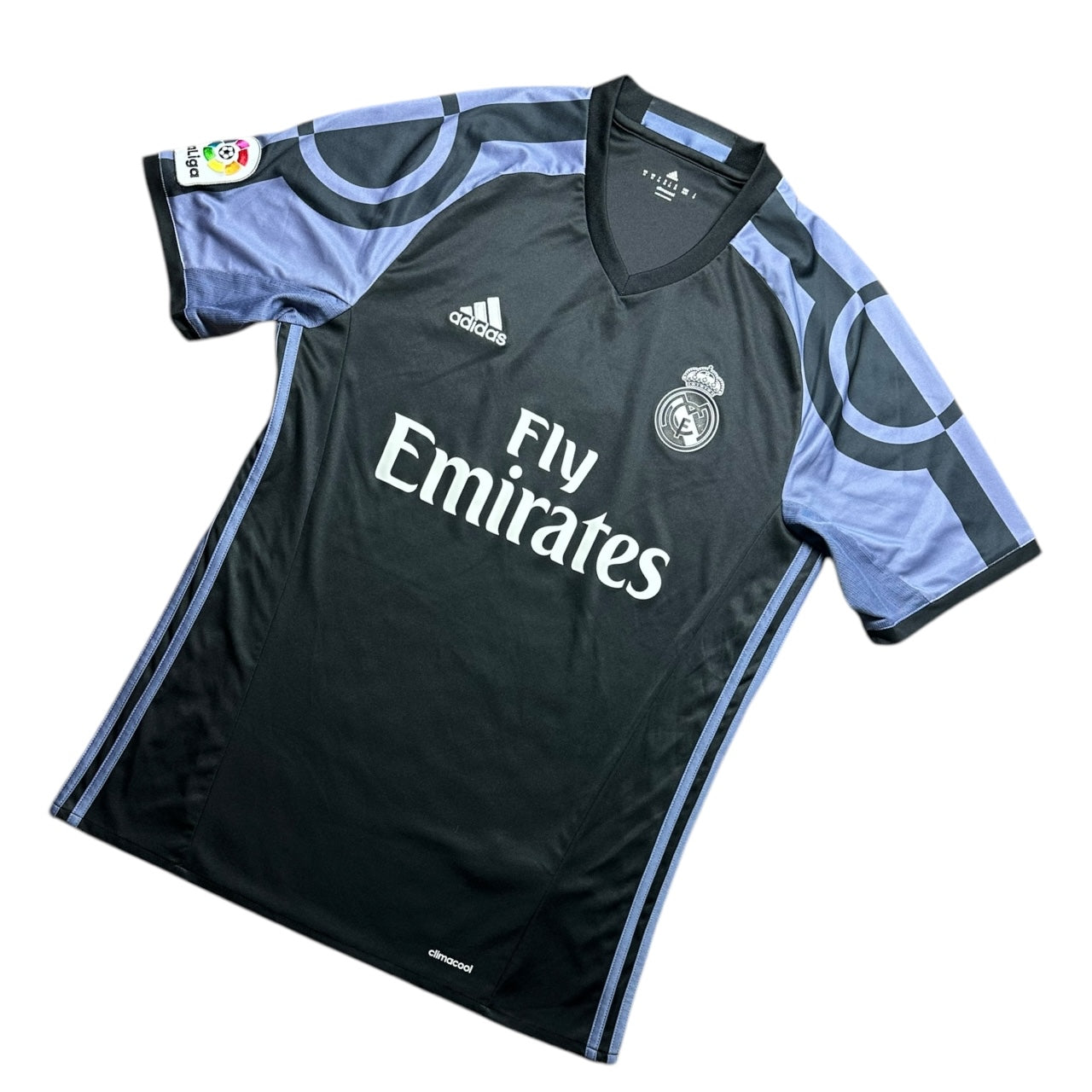 Real Madrid Football Shirt 2016/2017 Third (M)