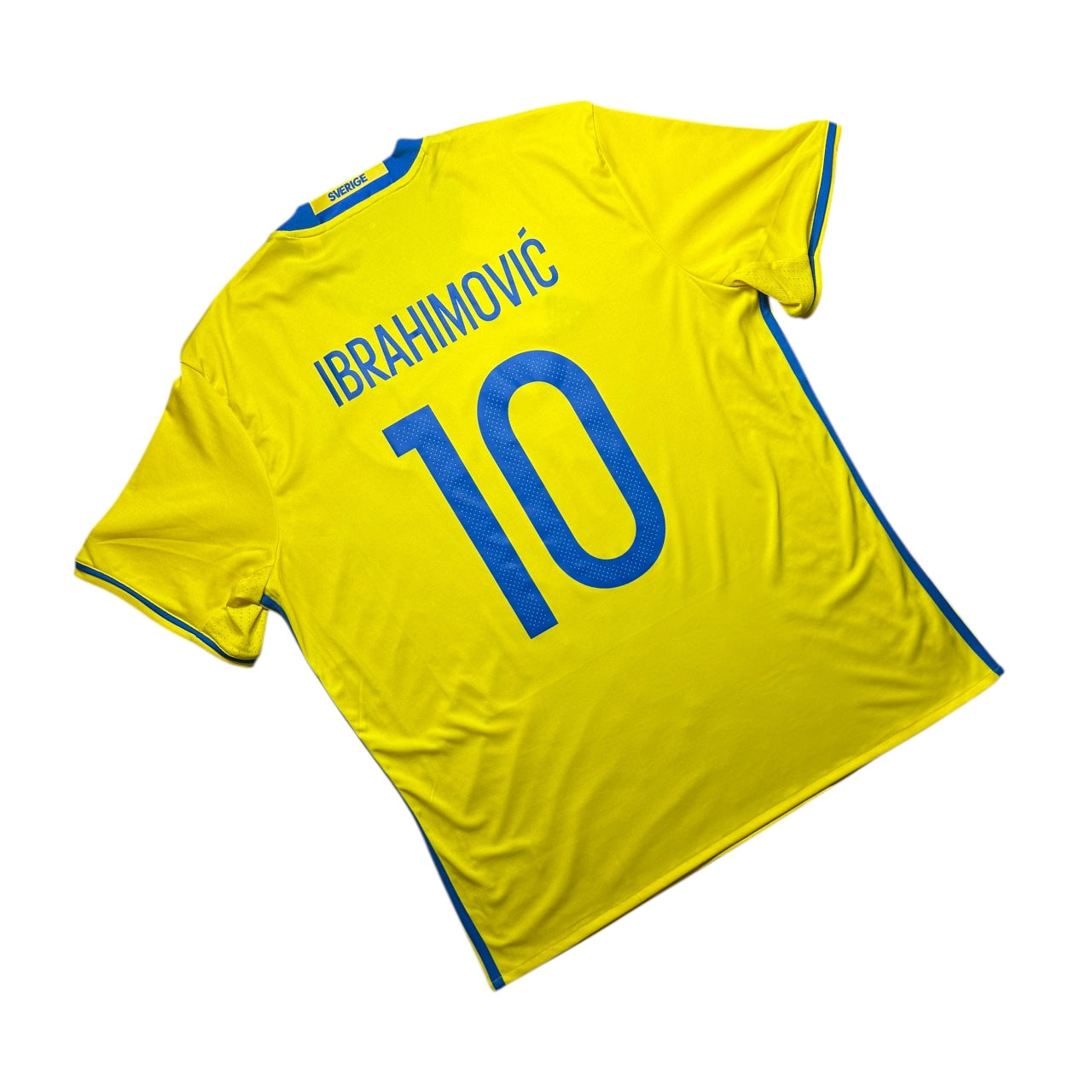 Sweden Football Shirt 2016/2017 Home Ibrahimovic 10 (XL)