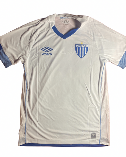 This shirt is from the season when Avai finished mid table in the Brasliero B. Avai have historically had players such as Maicon, Juninho and Marquinhos. The team have been a stalwart in Brazilian football and have grown over a number of years. The jersey is also impressive.
